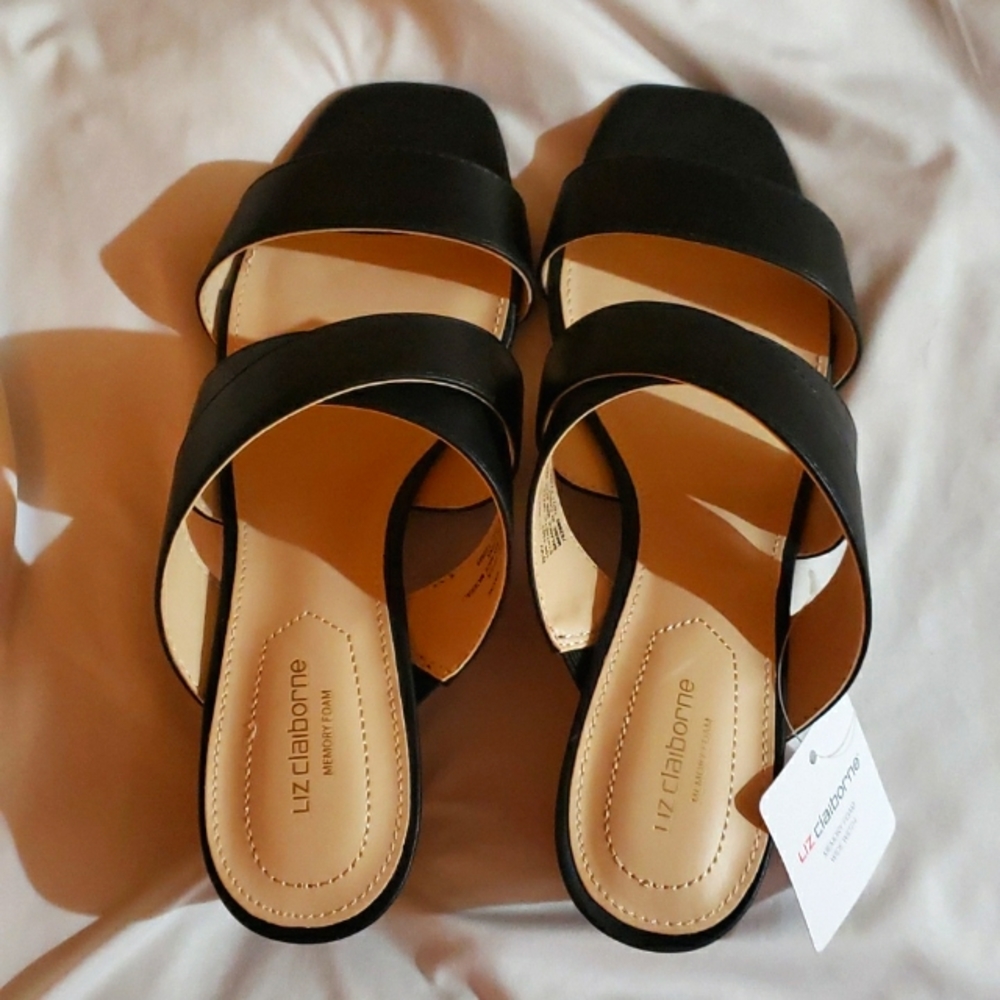 Liz Claiborne Womens Maxine Wedge Sandals, size 8W, color Black - Picture 3 of 4